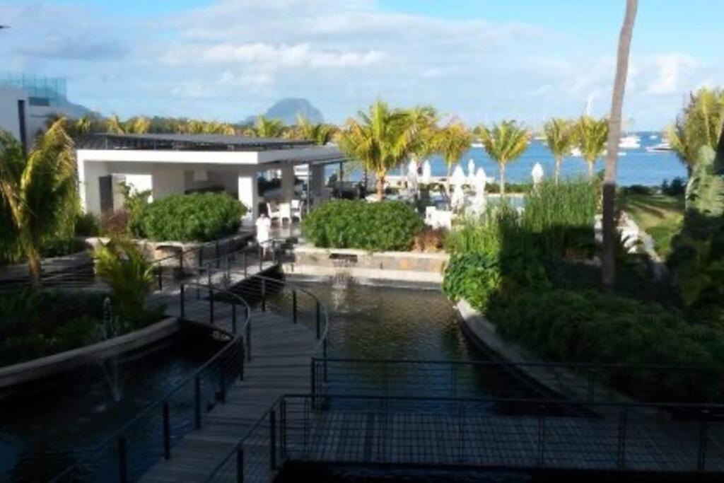 Latitude Luxury Seafront Suite Rivière Noire Buitenkant foto