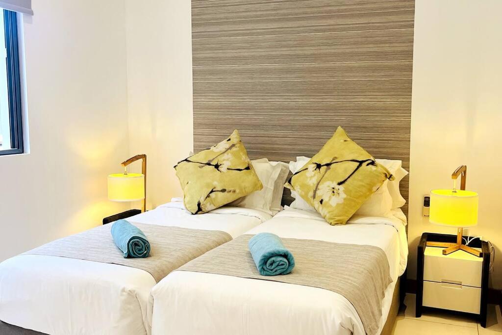 Latitude Luxury Seafront Suite Rivière Noire Buitenkant foto