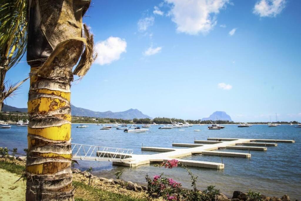 Latitude Luxury Seafront Suite Rivière Noire Buitenkant foto