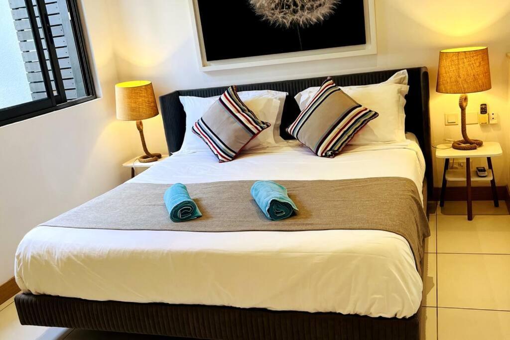 Latitude Luxury Seafront Suite Rivière Noire Buitenkant foto