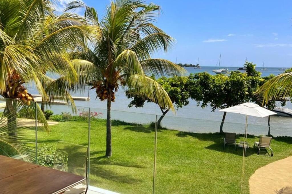 Latitude Luxury Seafront Suite Rivière Noire Buitenkant foto