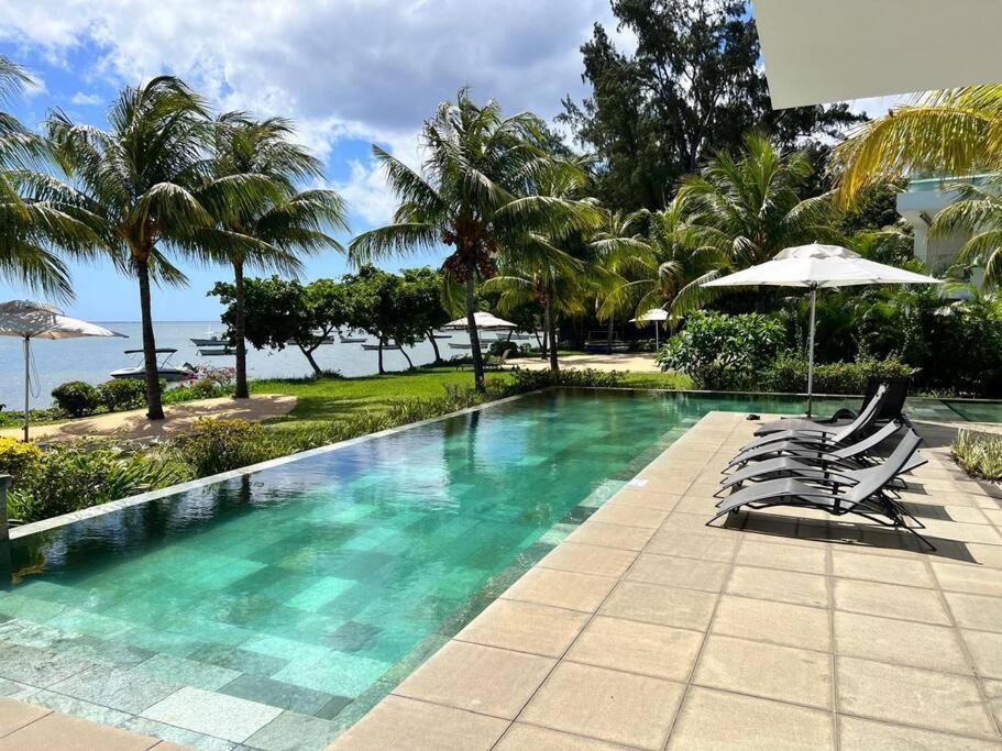 Latitude Luxury Seafront Suite Rivière Noire Buitenkant foto