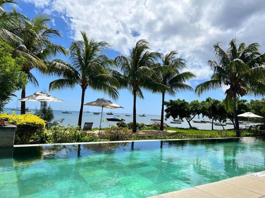 Latitude Luxury Seafront Suite Rivière Noire Buitenkant foto