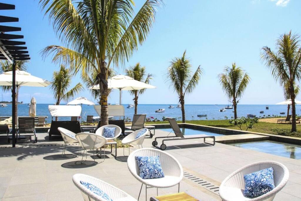 Latitude Luxury Seafront Suite Rivière Noire Buitenkant foto