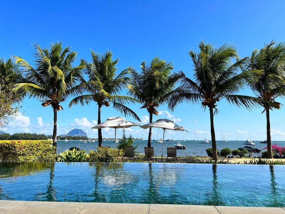 Latitude Luxury Seafront Suite Rivière Noire Buitenkant foto